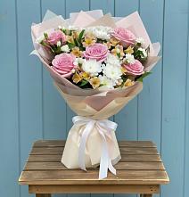 Букет цветов из:  Гвоздики, Орхидеи и Розы в Широковский