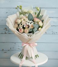 Букет цветов из:  Розы и Лизиантусы в Широковский