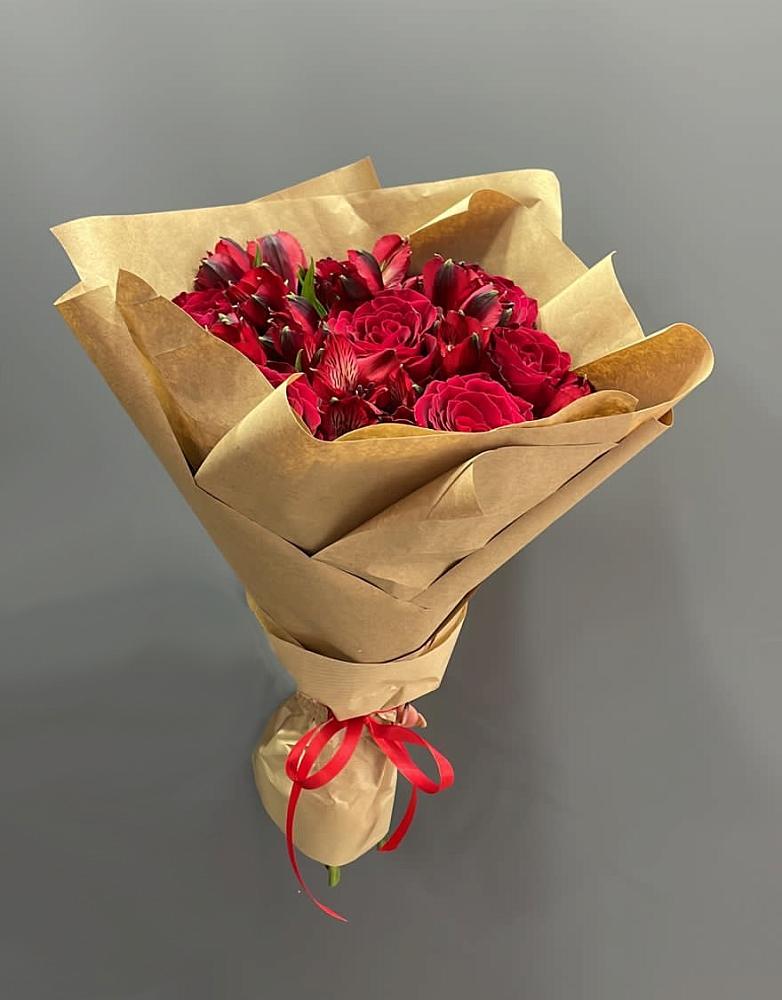 Букет цветов из: Альстромерии и Розы в Широковский