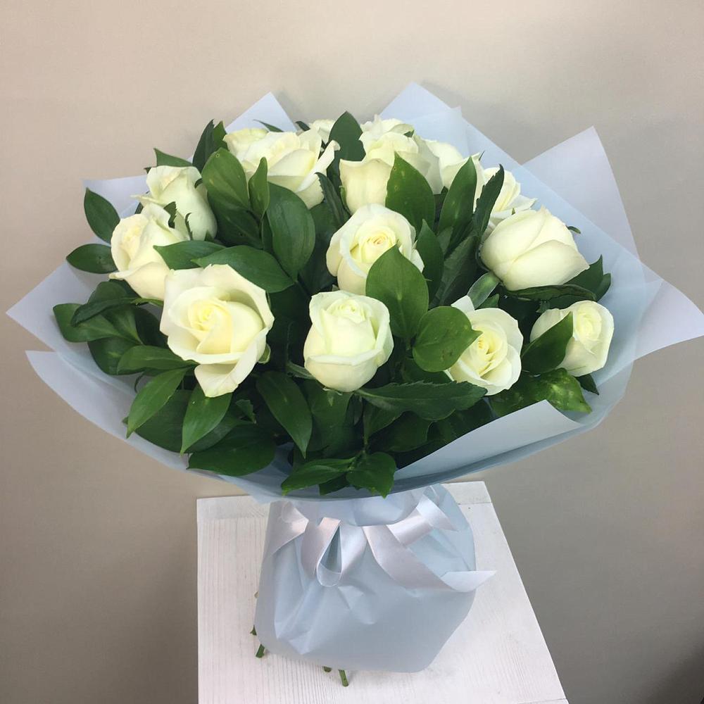 Букет 15 Белых роз Проуд в Широковский