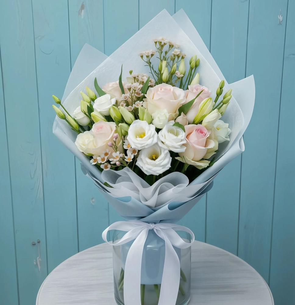 Букет цветов из: Розы и Лизиантусы в Широковский