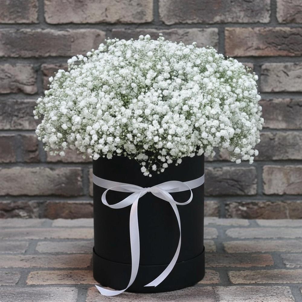 Цветочная композиция из Гипсофила в шляпной коробке в Широковский