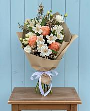 Букет цветов из:  Альстромерии, Лизиантусы, Розы и Хризантемы в Широковский