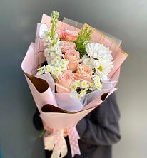 Букет цветов из:  Хризантемы и Розы в Широковский
