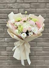 Букет цветов из:  Гвоздики, Розы, Лизиантусы и Хризантемы #REPLACE_PRED# Широковский