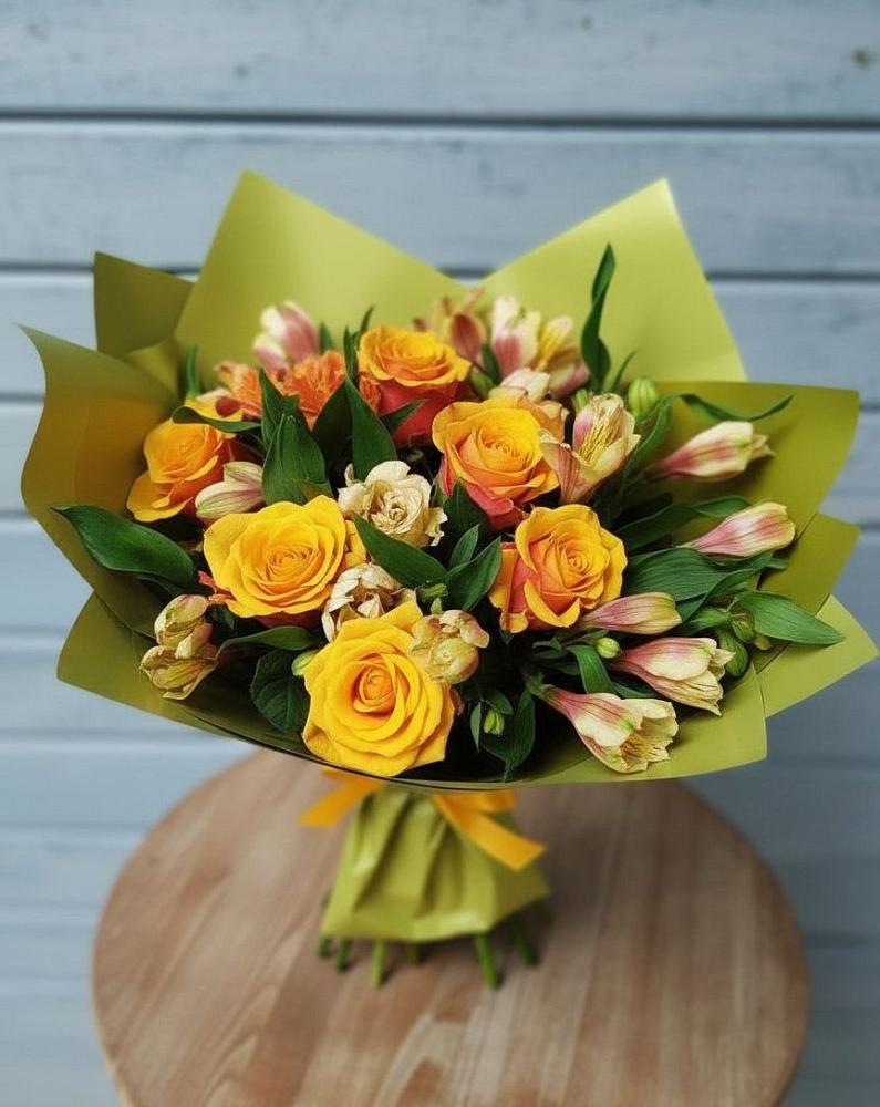 Букет цветов из: Альстромерии и Розы в Широковский