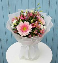 Букет цветов из:  Герберы, Альстромерии и Лизиантусы #REPLACE_PRED# Широковский