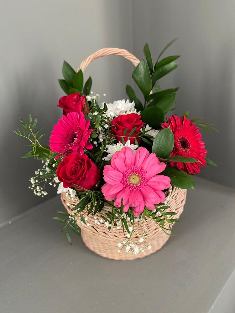 Цветочная композиция из Розы, Хризантемы и Герберы в корзине в Широковский