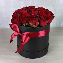 Цветочная композиция из Розы в шляпной коробке в Широковский
