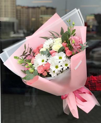 Букет цветов из: Розы, Лизиантусы и Хризантемы в Широковский