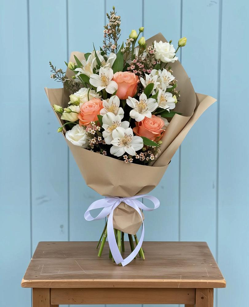 Букет цветов из: Альстромерии, Лизиантусы, Розы и Хризантемы в Широковский